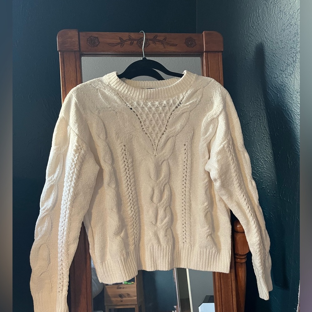 NWOT Cable Knit Sweater